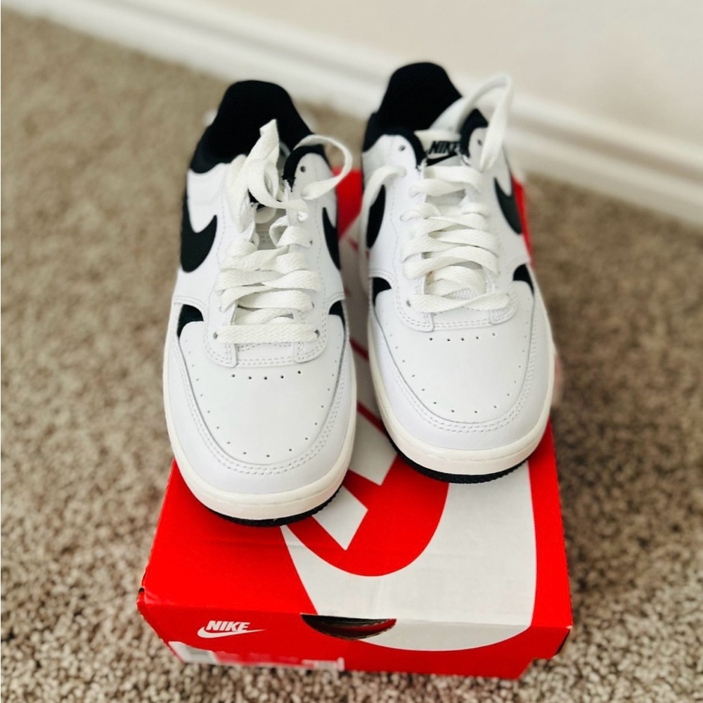 Nike Kids Black and White Sneakers shoes.